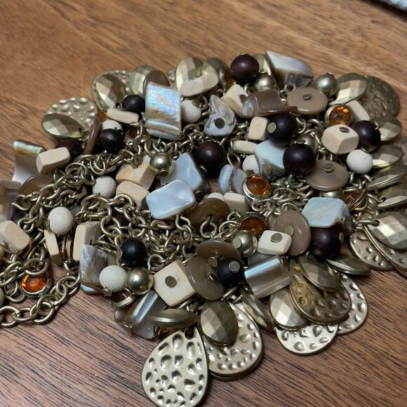 Hammered Medallion Beaded Statement Necklace y2k NWT - Picture 5 of 15